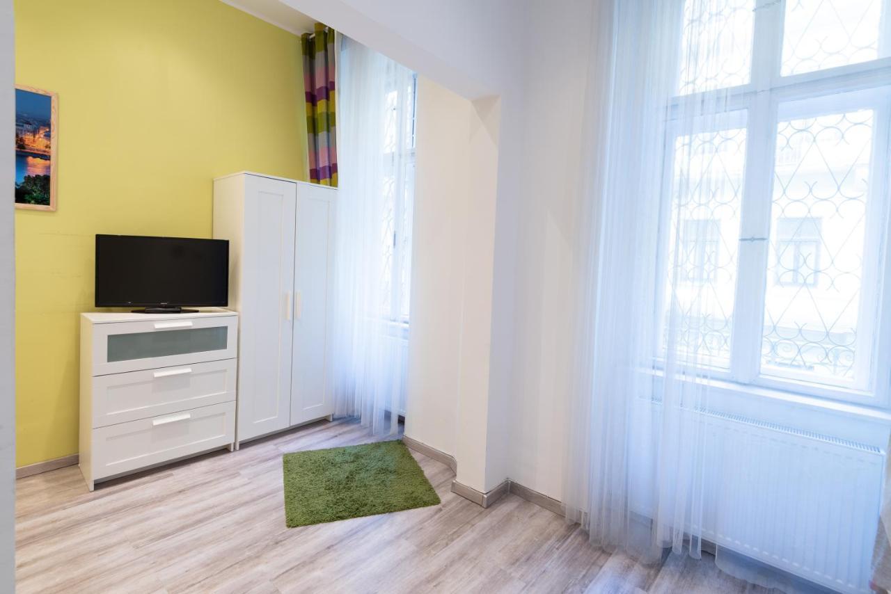 Standard Apartment By Hi5 - West End Center بودابست المظهر الخارجي الصورة