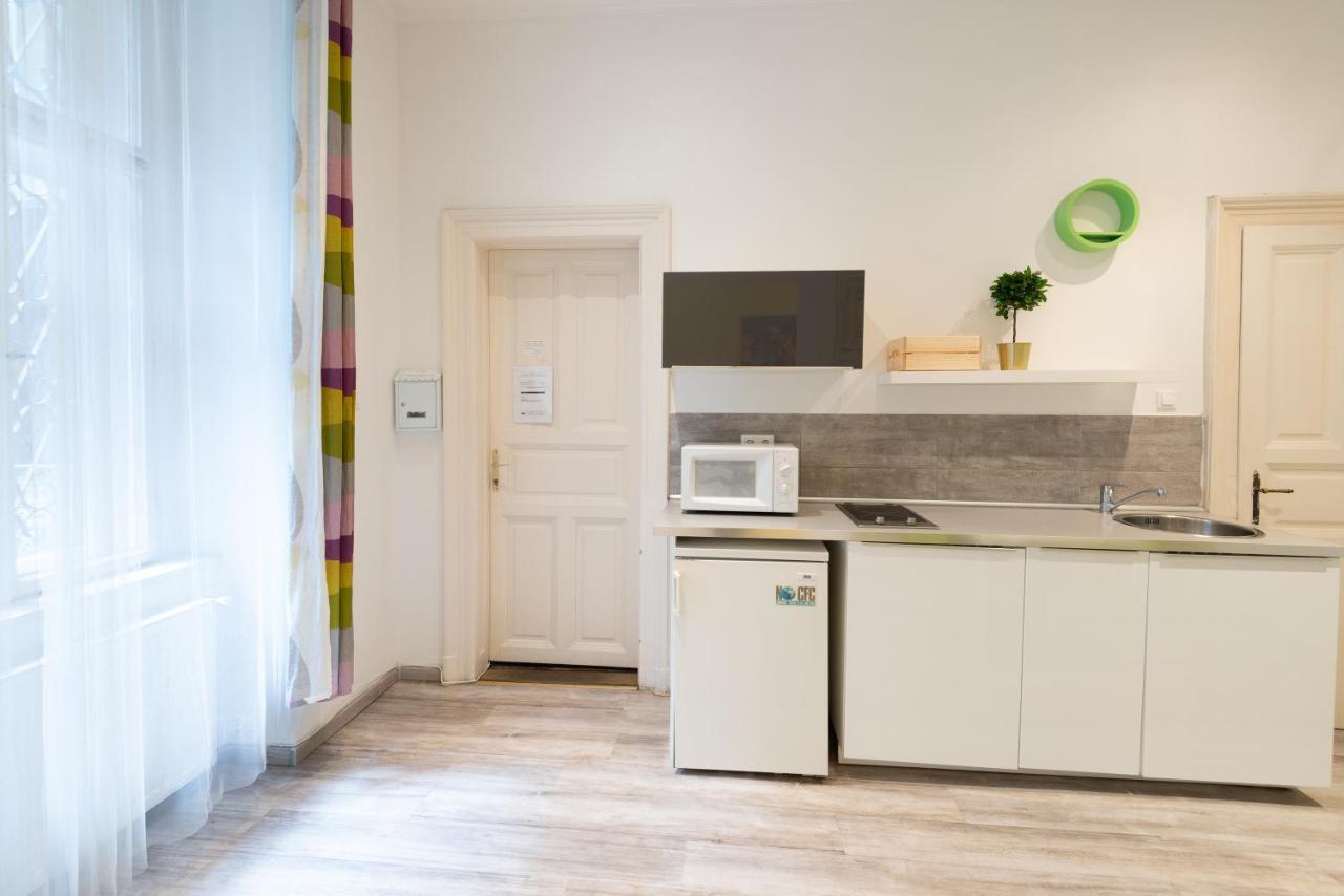 Standard Apartment By Hi5 - West End Center بودابست المظهر الخارجي الصورة