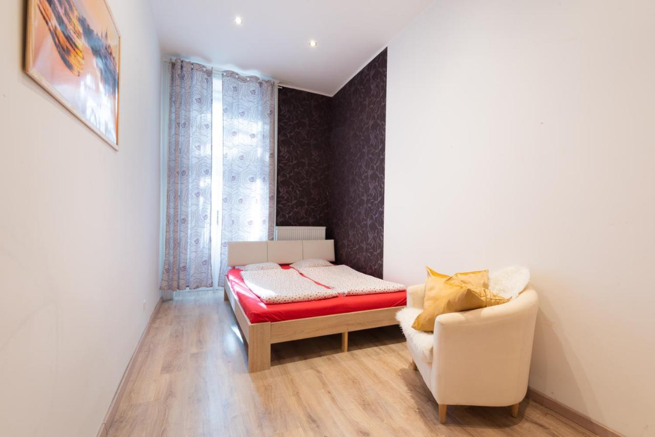 Standard Apartment By Hi5 - West End Center بودابست المظهر الخارجي الصورة
